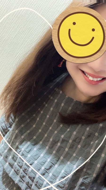お尻が…